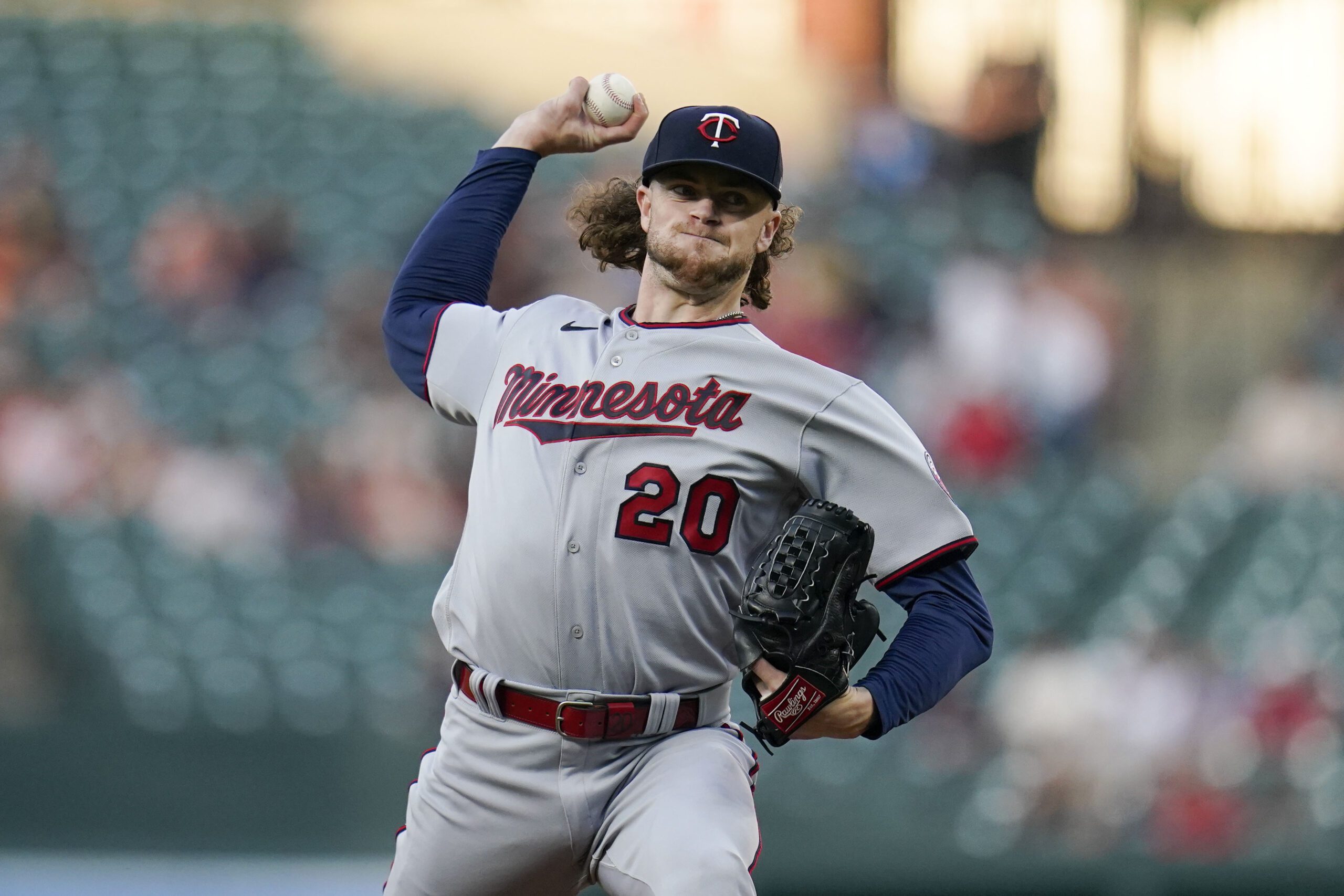 Gallo blasts 2 homers, Twins sweep Royals with 7-4 win