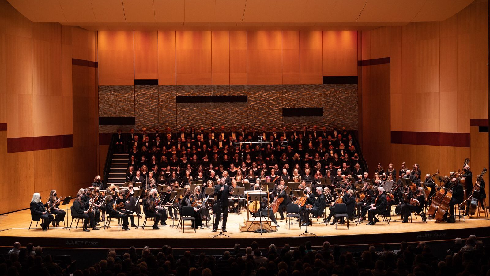 The Duluth Superior Symphony Orchestra performing